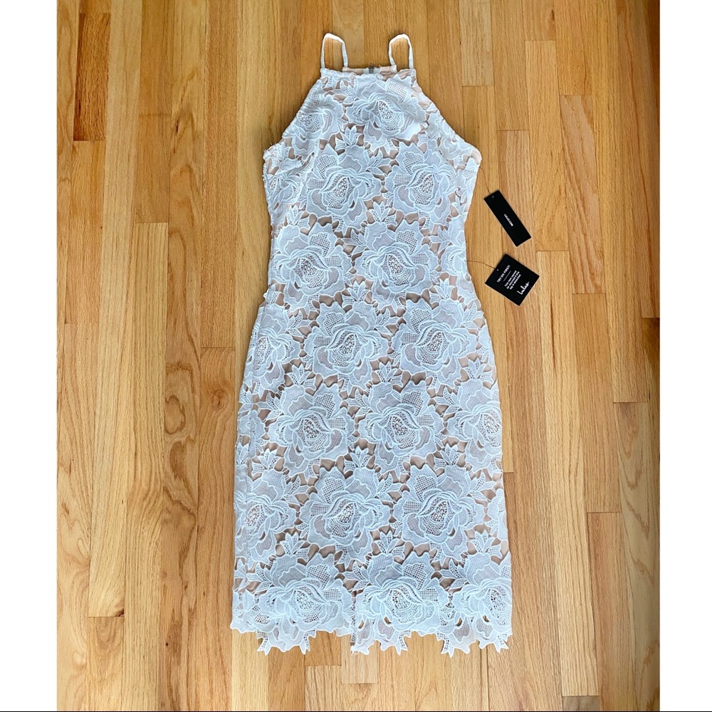 Lulu’s white lace dress